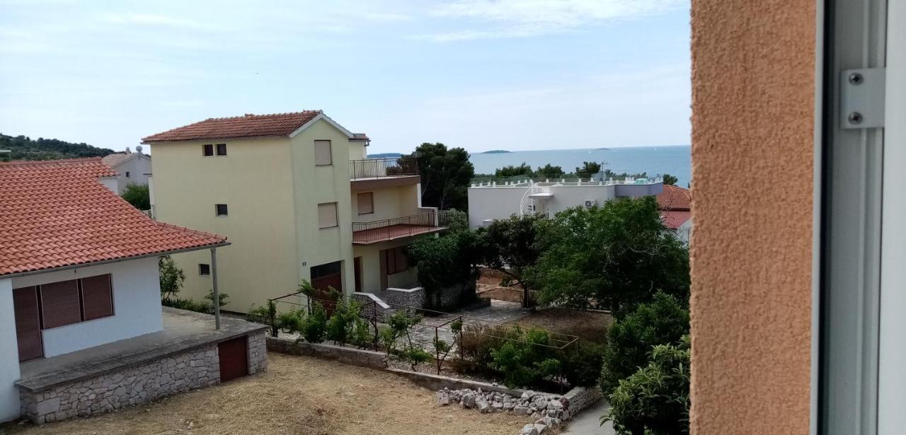 Apartments Bilo Near Primosten Primošten Exterior foto